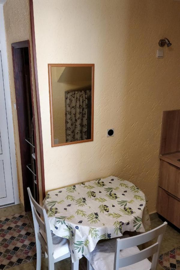 Apartments By The Sea Mali Losinj Exterior photo
